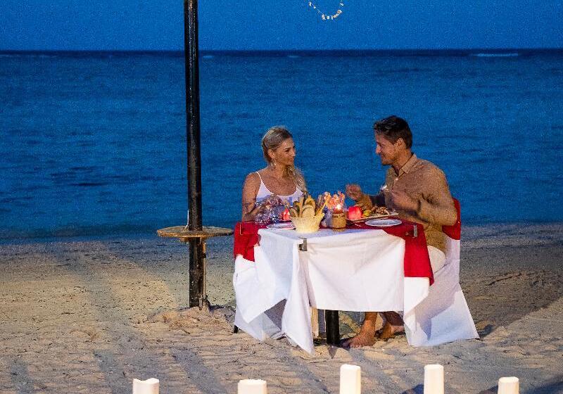 هتل Three Corners Fayrouz Plaza Beach Resort