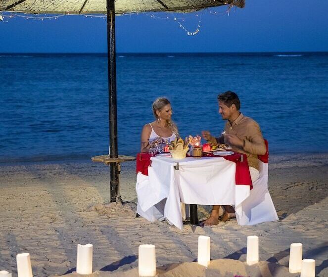 هتل Three Corners Fayrouz Plaza Beach Resort