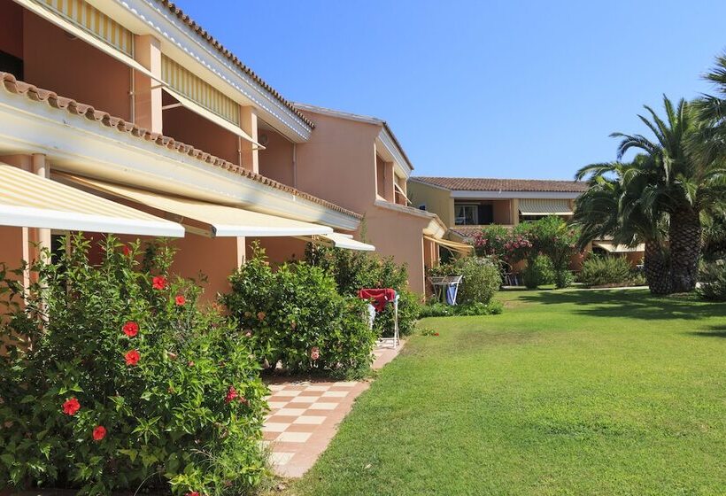 هتل Tirreno Resort