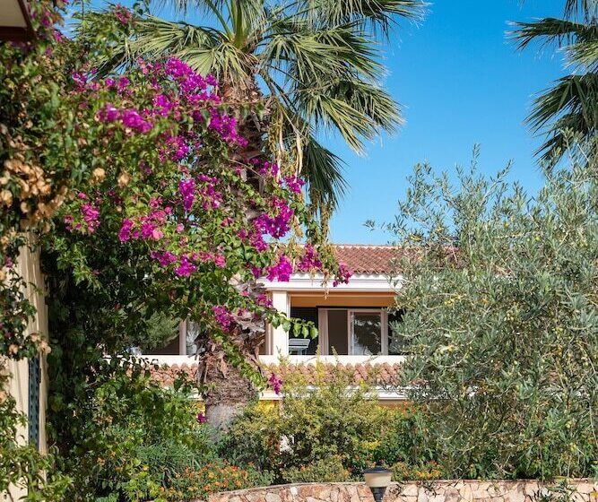 هتل Tirreno Resort