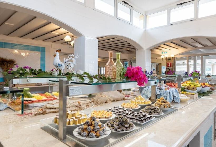هتل Tirreno Resort