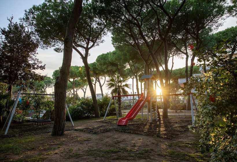 هتل Tirreno Resort