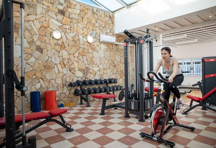 هتل Tirreno Resort