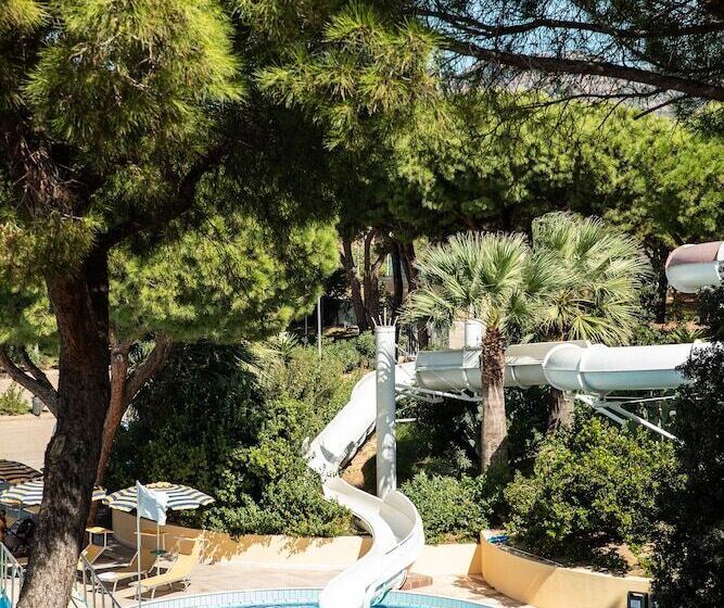 هتل Tirreno Resort