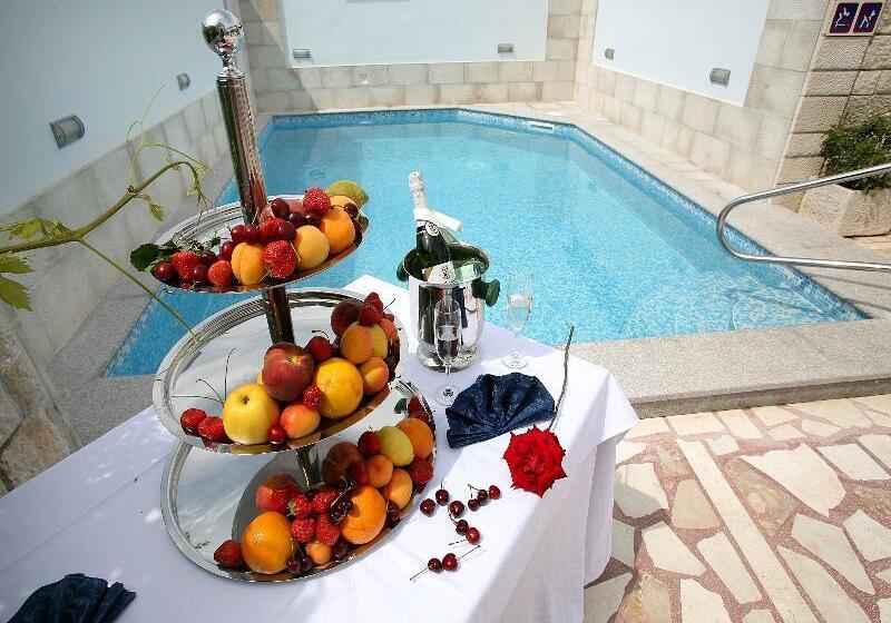 בית מלון כפרי Villa Rustica Dalmatia Apartments