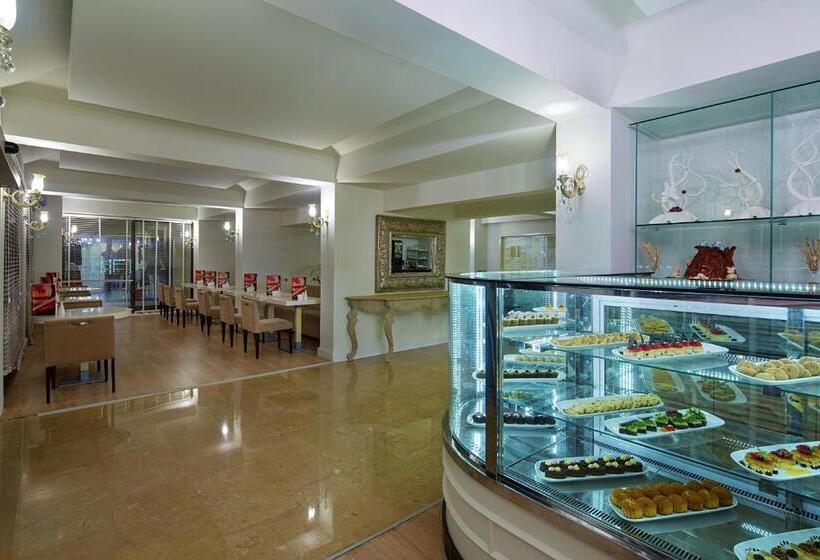 استراحتگاه Bellis Deluxe Hotel & Heated For Winter Aqua Park