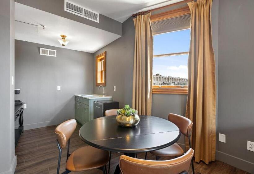 Fotos del hotel The Historical Blue Moon   Nyc:  37