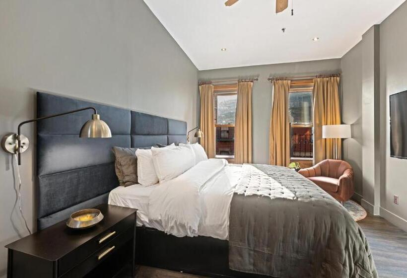 Fotos del hotel The Historical Blue Moon   Nyc:  12