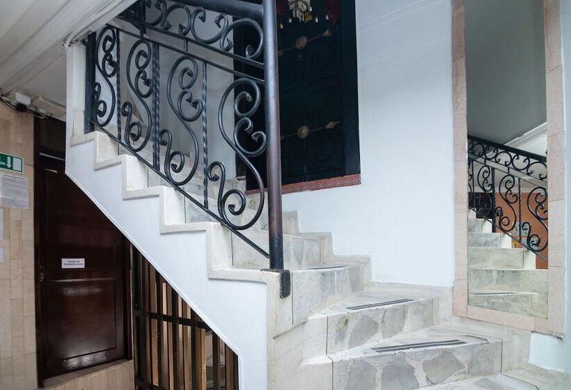 هتل Ayenda Calypso 1142