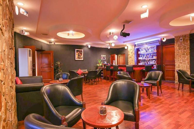 هتل Arion Suites