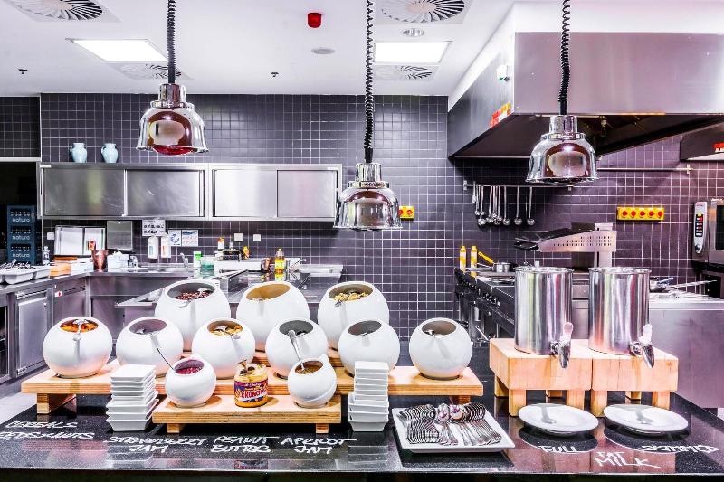 هتل Courtyard By Marriott Pilsen