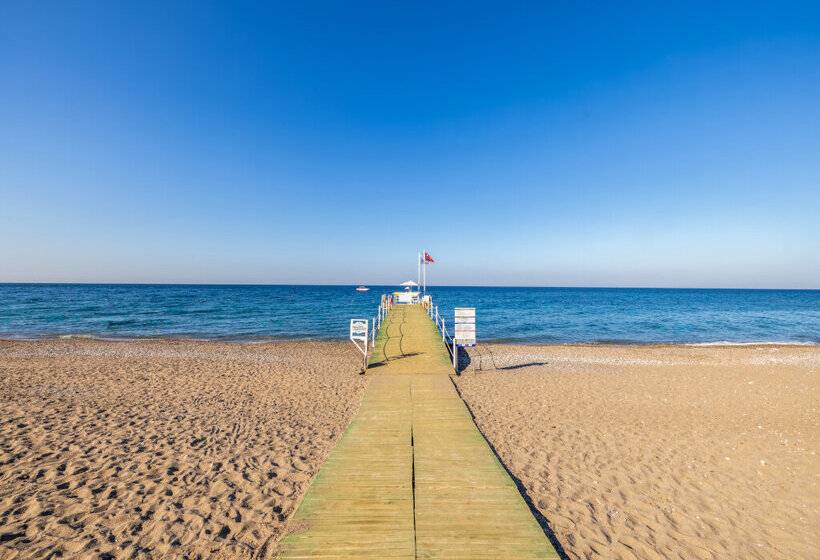 هتل Crystal Admiral Resort Suites & Spa  Ultimate All Inclusive