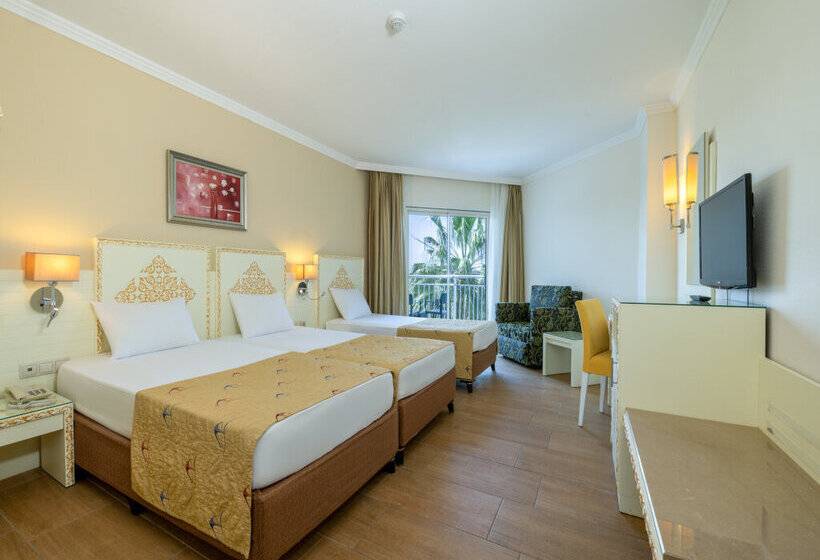 هتل Crystal Admiral Resort Suites & Spa  Ultimate All Inclusive