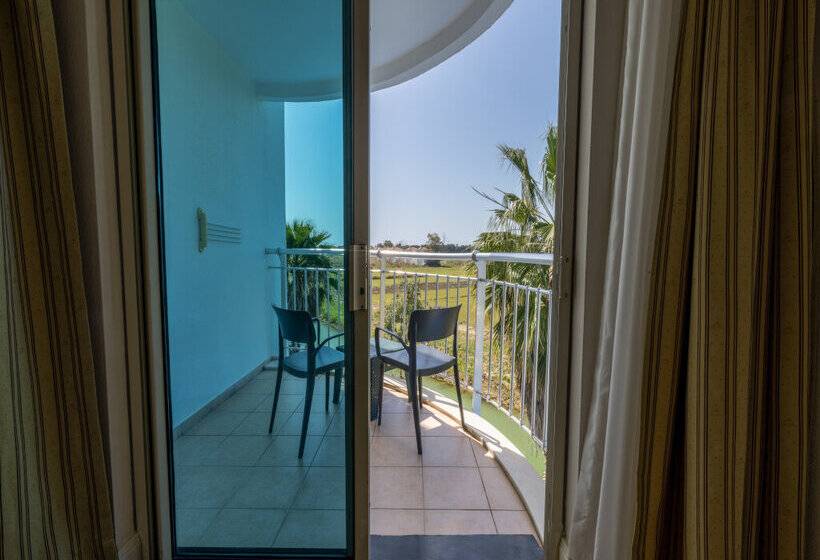 هتل Crystal Admiral Resort Suites & Spa  Ultimate All Inclusive