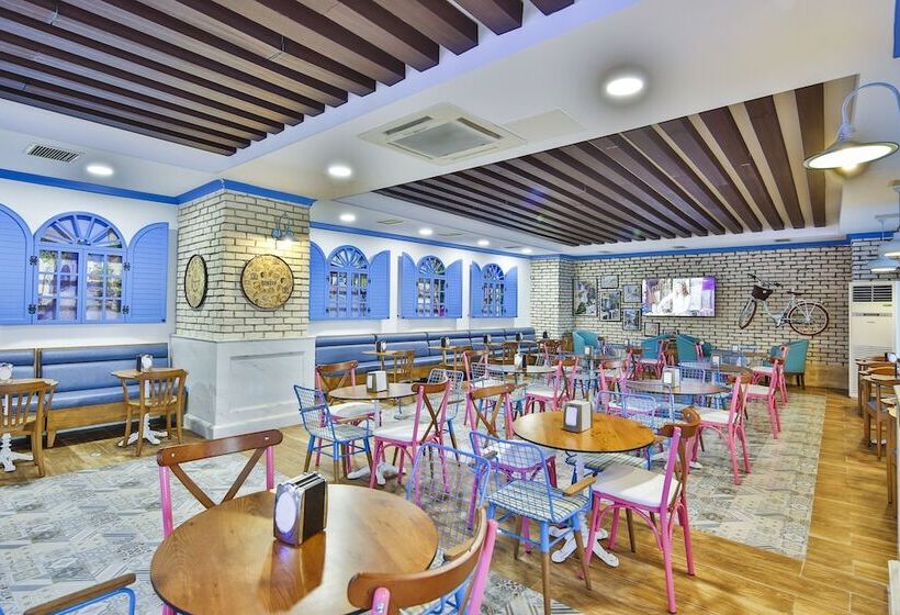 هتل Crystal Admiral Resort Suites & Spa  Ultimate All Inclusive