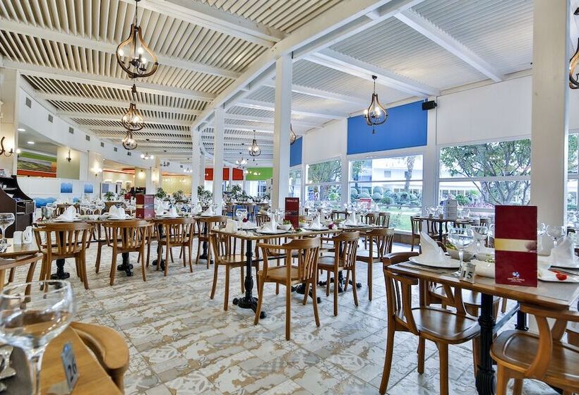 هتل Crystal Admiral Resort Suites & Spa  Ultimate All Inclusive