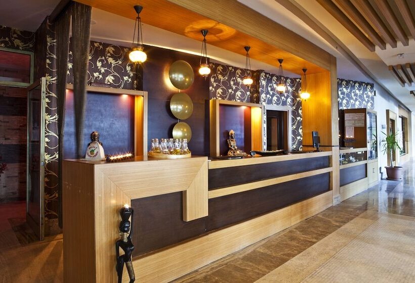 هتل Crystal Admiral Resort Suites & Spa  Ultimate All Inclusive