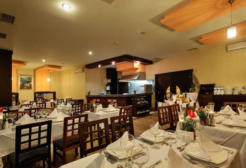 هتل Crystal Admiral Resort Suites & Spa  Ultimate All Inclusive