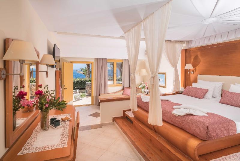 هتل Kalypso Cretan Village Resort & Spa