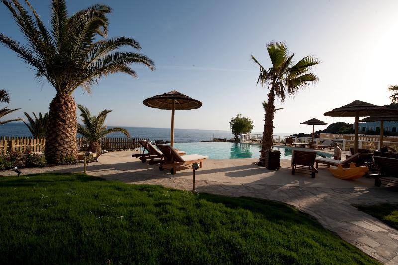 هتل Kalypso Cretan Village Resort & Spa