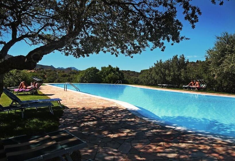 هتل Sa Rocca Sport E Resort