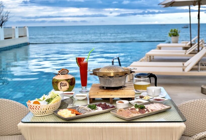 בית מלון כפרי The Rock Hua Hin Beachfront Spa Resort