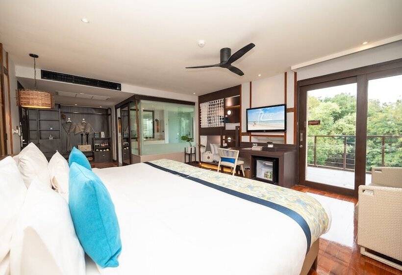 בית מלון כפרי The Rock Hua Hin Beachfront Spa Resort