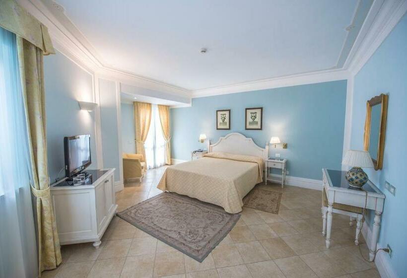 هتل Villa Daphne