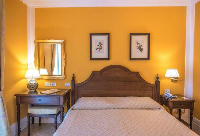هتل Villa Daphne
