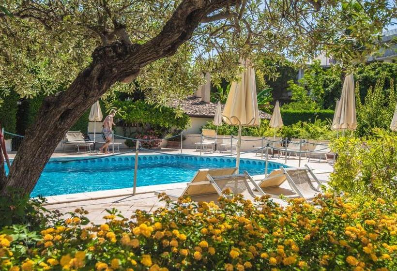 هتل Villa Daphne