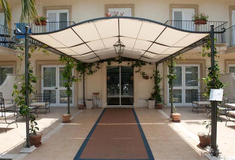 هتل Villa Daphne
