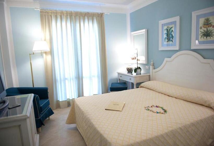 هتل Villa Daphne