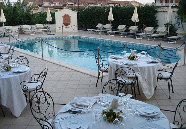 هتل Villa Daphne