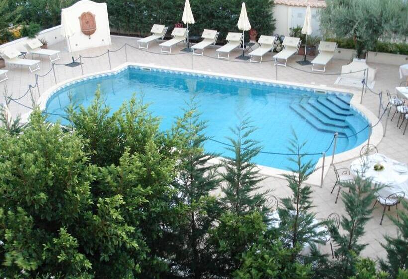 هتل Villa Daphne