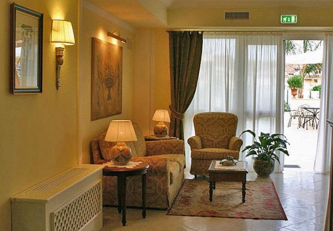 هتل Villa Daphne