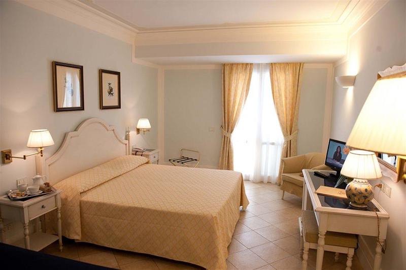 هتل Villa Daphne