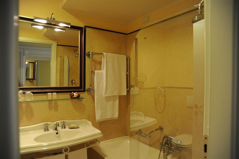 هتل Villa Daphne