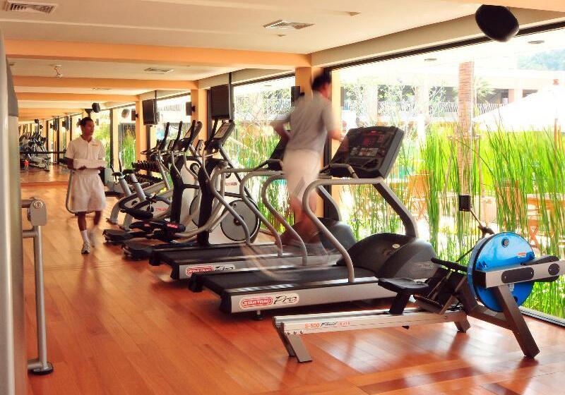 استراحتگاه M Social Hotel Phuket