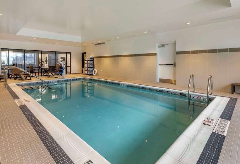 ホテル Comfort Inn & Suites Pittsburgh Northshore