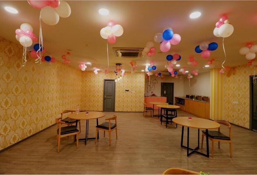 Fabhotel Chattarpur Enclave
