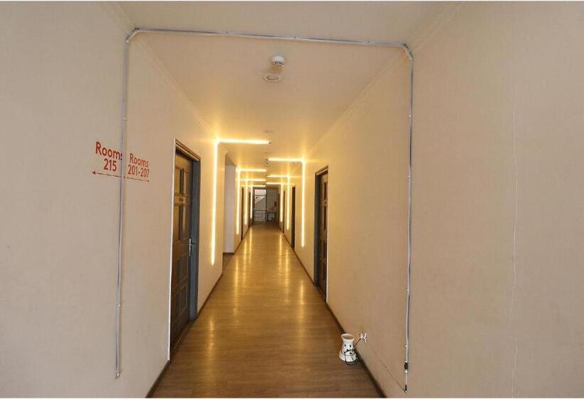 Fabhotel Chattarpur Enclave