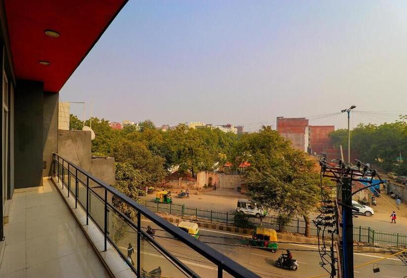 Fabhotel Chattarpur Enclave