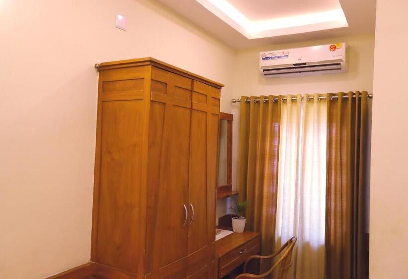 هتل Sapphire Inn