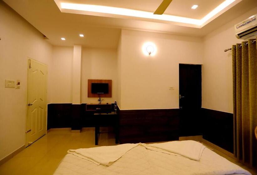 هتل Sapphire Inn