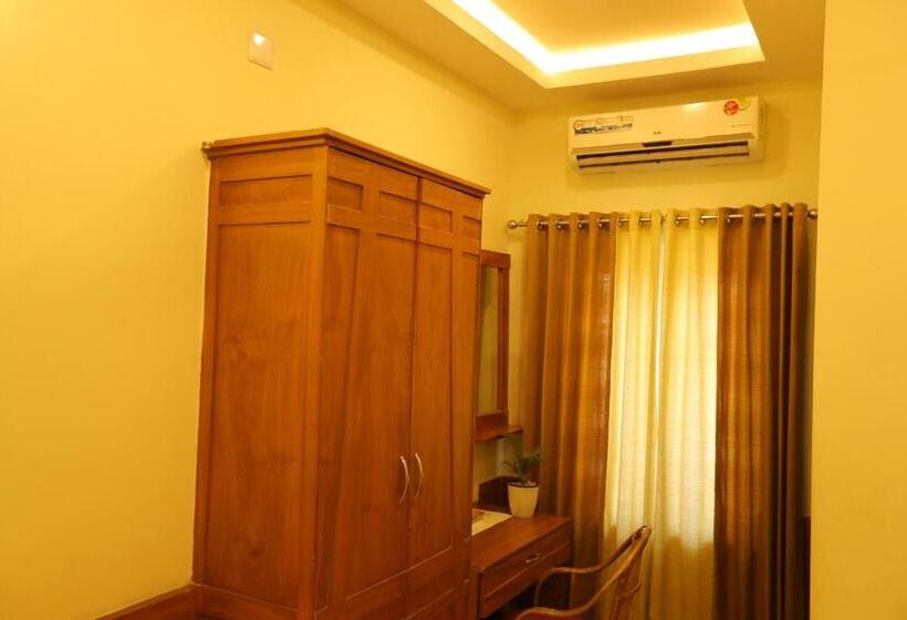 هتل Sapphire Inn