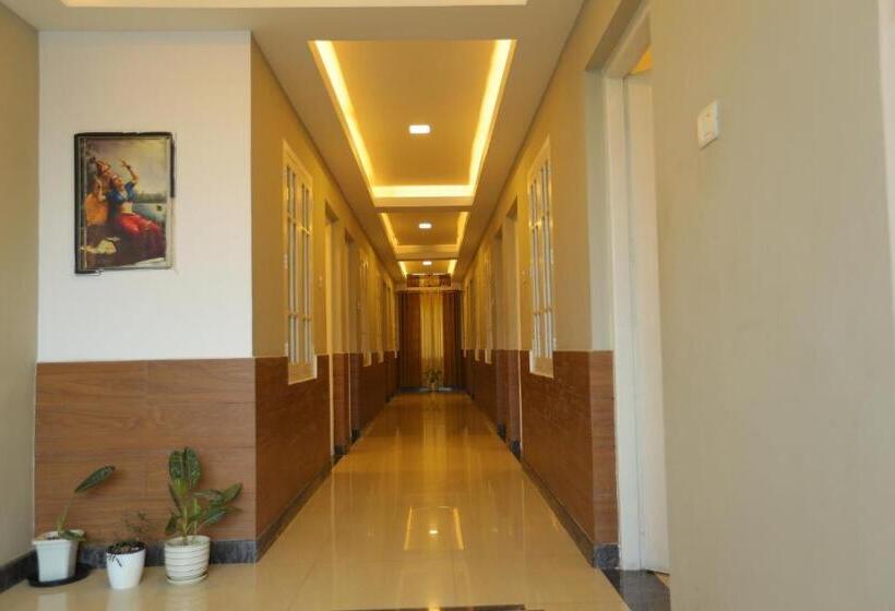 هتل Sapphire Inn