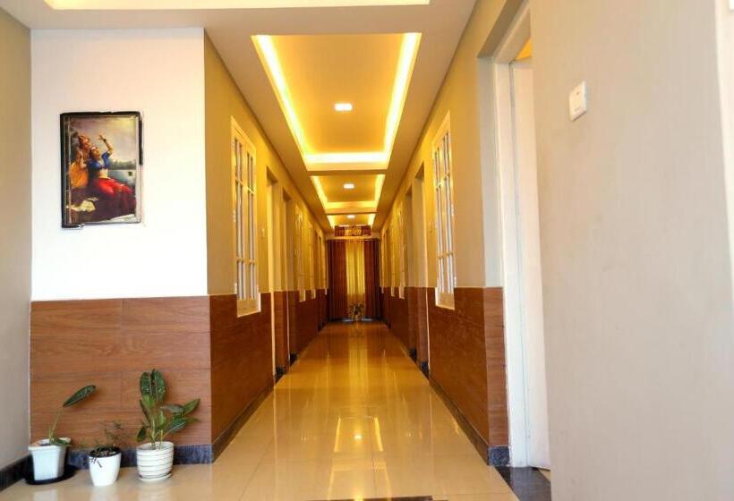 هتل Sapphire Inn