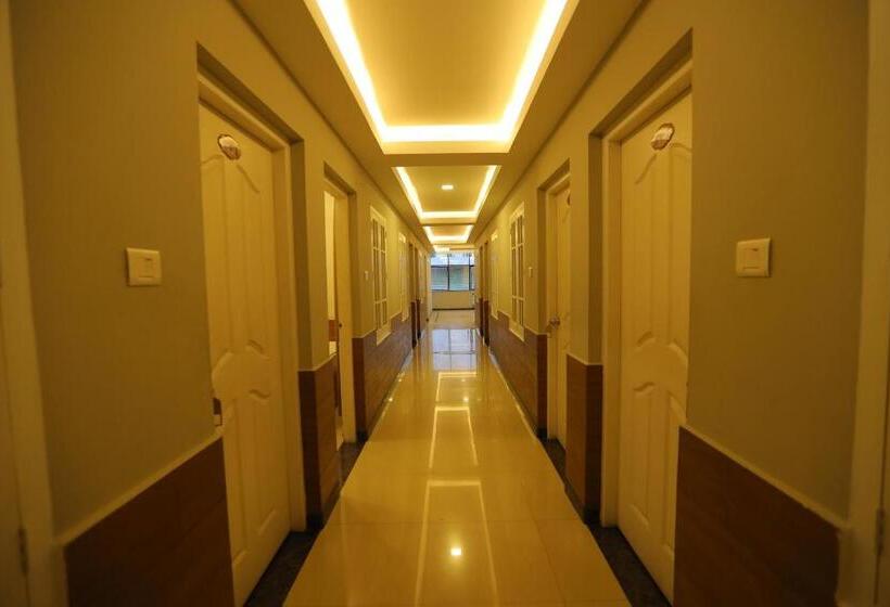 هتل Sapphire Inn