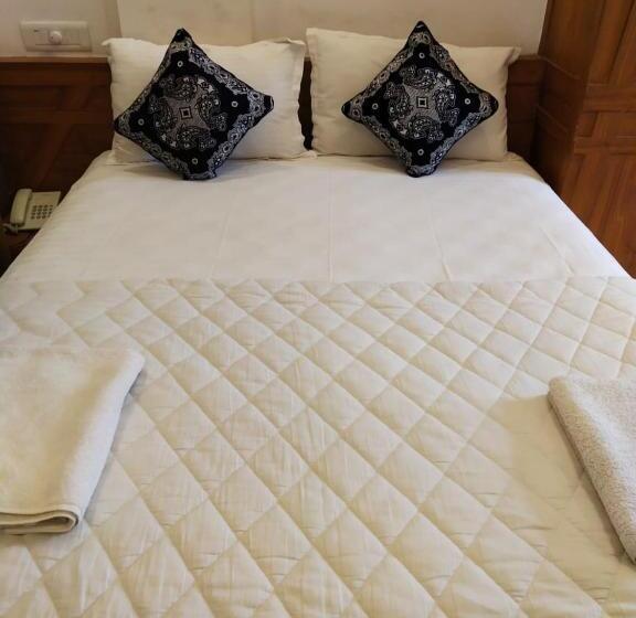 هتل Sapphire Inn