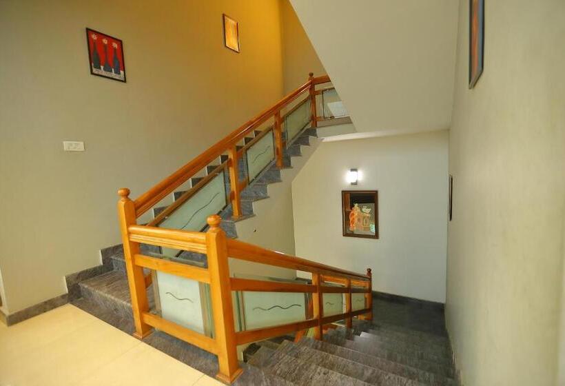 هتل Sapphire Inn